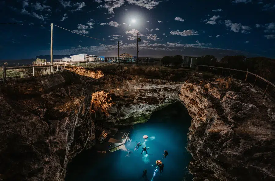 Freediving in the clearest waters of Kilsby Sinkhole Mount Gambier